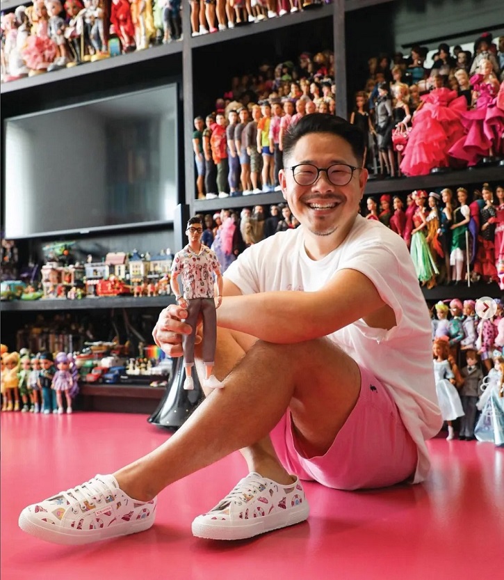 Why this adult man owns over 12,000 Barbie Dolls Why this adult man owns over 12,000 Barbie Dolls
