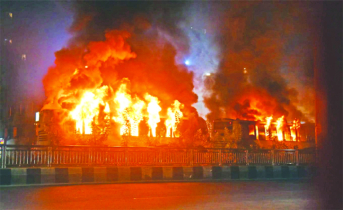 Quota protestors set fire to public buses, Sparking citywide panic