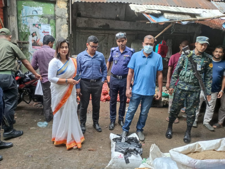 পলিথিন ও শব্দ দূষণ রোধে সারা দেশে জোরালো অভিযান: জরিমানা, জব্দ ও সংযোগ বিচ্ছিন্ন পলিথিন ও শব্দ দূষণ রোধে সারা দেশে জোরালো অভিযান: জরিমানা, জব্দ ও সংযোগ বিচ্ছিন্ন