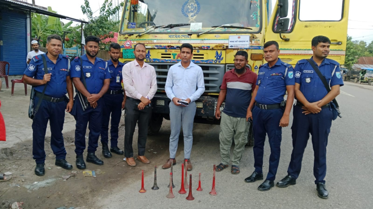 ১হাজার ২৪৫ কেজি নিষিদ্ধ পলিথিন জব্দ ১হাজার ২৪৫ কেজি নিষিদ্ধ পলিথিন জব্দ