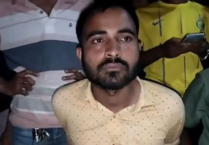 কক্সবাজারের উখিয়ায় নিজের মেয়েকে হত্যা করে ভাসিয়ে দিলো নদীতে কক্সবাজারের উখিয়ায় নিজের মেয়েকে হত্যা করে ভাসিয়ে দিলো নদীতে