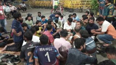 আজ ঢাকার দুই স্থানে সড়ক অবরোধে ভোগান্তিতে যাত্রীরা