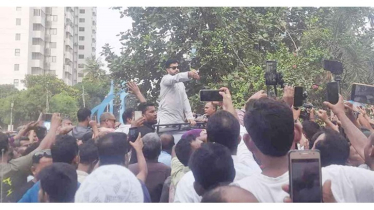 ইশরাকের আল্টিমেটাম : রাজনৈতিক মেরুকরণ এবং আন্দোলনের ভবিষ্যৎ