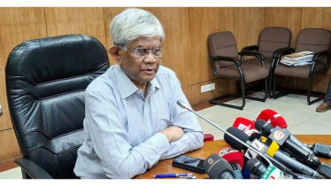 এনবিআর আন্দোলনের পেছনে ’ব্যবসায়ীদের’ ইন্ধন: অর্থ উপদেষ্টা