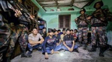 টেকনাফের মানব পাচারকারী সাইফুলের বন্দিশালা থেকে ১৪ যুবককে উদ্ধার