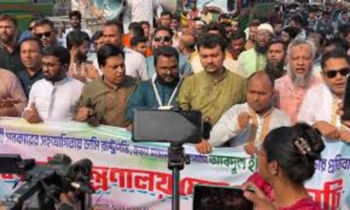 আবদুল হামিদের দেশত্যাগ, স্বরাষ্ট্র উপদেষ্টার পদত্যাগ দাবিতে বিক্ষোভ