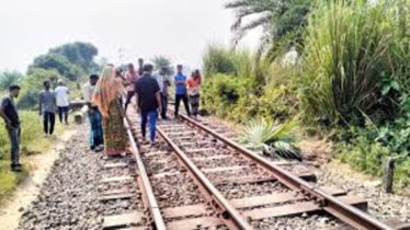 মীরসরাইয়ে ট্রেনে কাটা পড়ে ৩ জনের মৃত্যু
