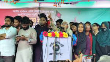 অন্তর্বর্তী সরকার কম্প্রোমাইজ করতে শিখে গেছে : সামান্তা শারমিন