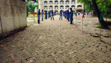 ডিসির গাড়ি ঢুকবে, তাই বিদ্যালয়ের মাঠে রাতারাতি রাস্তা