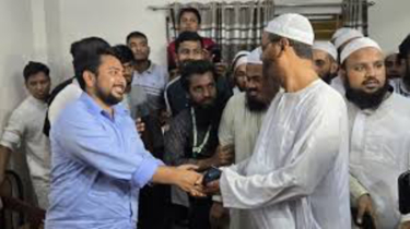 চরমোনাই দরবারে এনসিপির নাহিদসহ শীর্ষ নেতারা