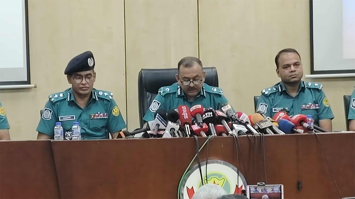 ডিএমপির সংবাদ সম্মেলন ডিএমপির সংবাদ সম্মেলন
