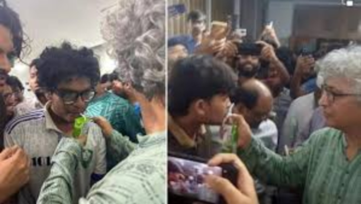 ৫৮ ঘণ্টা পর অনশন ভাঙলেন কুয়েটের শিক্ষার্থীরা ৫৮ ঘণ্টা পর অনশন ভাঙলেন কুয়েটের শিক্ষার্থীরা