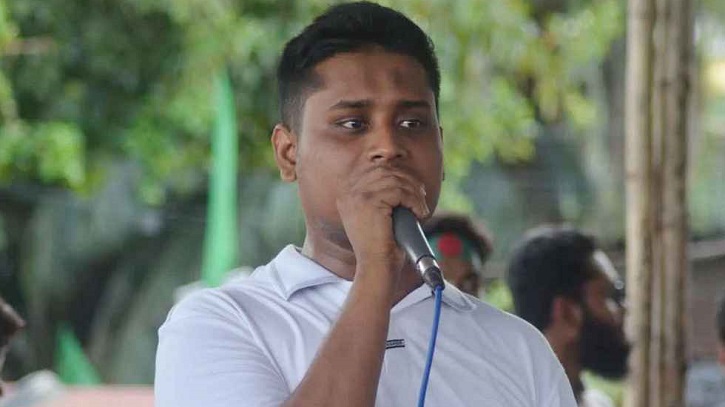হাসনাত আব্দুল্লাহর গাড়িতে সন্ত্রাসী হামলা হাসনাত আব্দুল্লাহর গাড়িতে সন্ত্রাসী হামলা