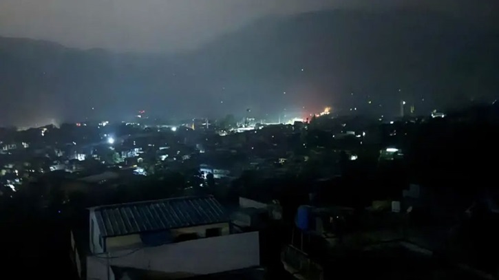 ক্ষেপণাস্ত্র হামলায় পাকিস্তানে ৭০ সন্ত্রাসী নিহতের দাবি ভারতের ক্ষেপণাস্ত্র হামলায় পাকিস্তানে ৭০ সন্ত্রাসী নিহতের দাবি ভারতের