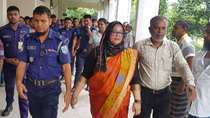 কুড়িগ্রামের সাবেক ডিসি সুলতানা পারভীন কারাগারে কুড়িগ্রামের সাবেক ডিসি সুলতানা পারভীন কারাগারে