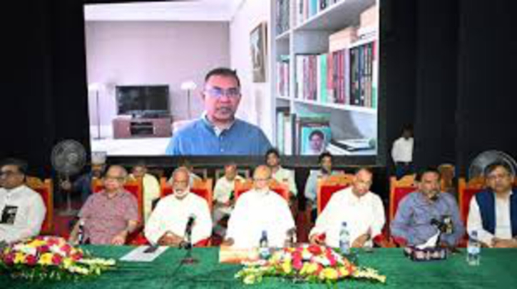 ডিসেম্বরের আগেই নির্বাচন হওয়া সম্ভব : তারেক রহমান ডিসেম্বরের আগেই নির্বাচন হওয়া সম্ভব : তারেক রহমান