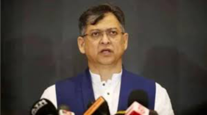 জানুয়ারির মধ্যে সরকার নির্বাচন দিতে পারত : সালাহউদ্দিন জানুয়ারির মধ্যে সরকার নির্বাচন দিতে পারত : সালাহউদ্দিন