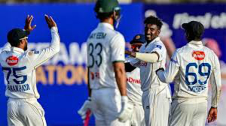 ৪৯৫ রানে অলআউট বাংলাদেশ ৪৯৫ রানে অলআউট বাংলাদেশ
