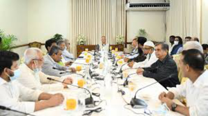 প্রধান উপদেষ্টার সঙ্গে বৈঠকে চারটি রাজনৈতিক দলের নেতারা প্রধান উপদেষ্টার সঙ্গে বৈঠকে চারটি রাজনৈতিক দলের নেতারা