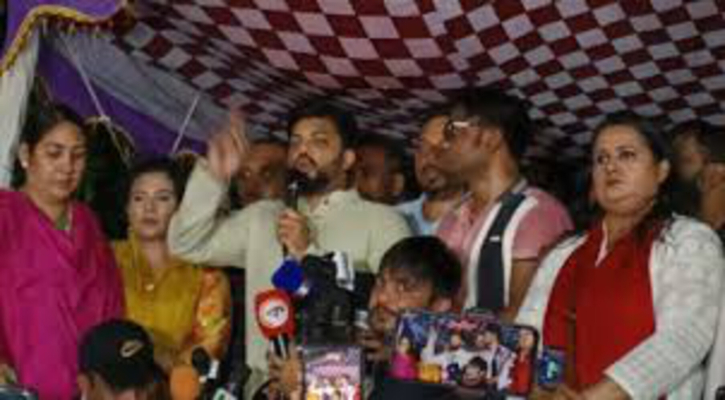 একটি গোষ্ঠীর ষড়যন্ত্র রুখে দিতেই এই আন্দোলন : ইশরাক একটি গোষ্ঠীর ষড়যন্ত্র রুখে দিতেই এই আন্দোলন : ইশরাক