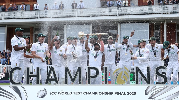 ‘চোকার’ তকমা ঘুচিয়ে বিশ্ব চ্যাম্পিয়ন দক্ষিণ আফ্রিকা ‘চোকার’ তকমা ঘুচিয়ে বিশ্ব চ্যাম্পিয়ন দক্ষিণ আফ্রিকা
