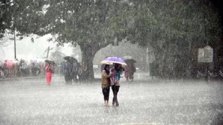 ঢাকাসহ ১২ অঞ্চলে রাতের মধ্যে ঝড়-বৃষ্টির আভাস ঢাকাসহ ১২ অঞ্চলে রাতের মধ্যে ঝড়-বৃষ্টির আভাস