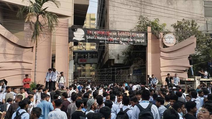 Student’s death in ’wrong treatment’ triggers protests; hospital, colleges vandalised Student’s death in ’wrong treatment’ triggers protests; hospital, colleges vandalised