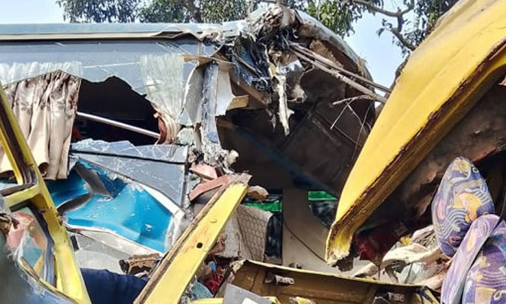 Dinajpur bus-truck collision kills four Dinajpur bus-truck collision kills four