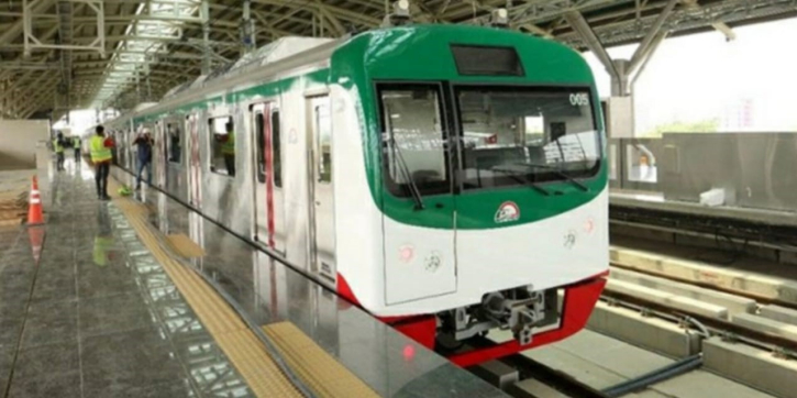 Metro rail to run past 10pm every night Metro rail to run past 10pm every night