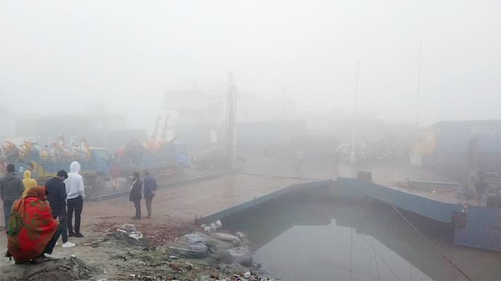 Dense fog disrupts Paturia-Daulatdia ferry services