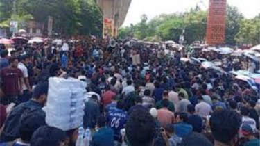 BUET students block Shahbagh protesting ’unjust’ facilities for diploma engineers