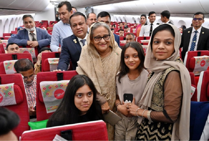 PM’s some moments with passengers