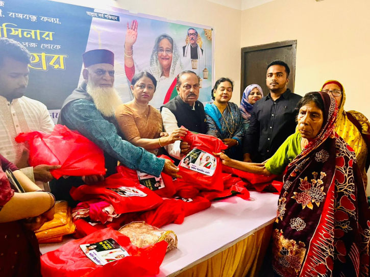 Farida Yasmin distributed Eid gifts Farida Yasmin distributed Eid gifts