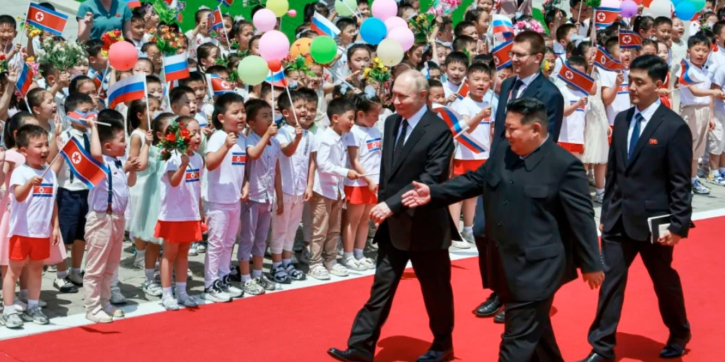 Putin enjoys red carpet welcome in North Korea Putin enjoys red carpet welcome in North Korea