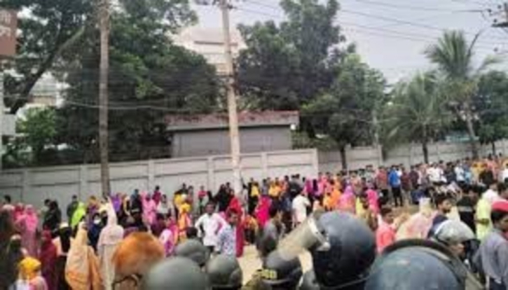 80 factories in Ashulia closed amid protests 80 factories in Ashulia closed amid protests
