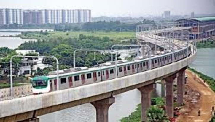 Metro rail service resumes after 11 hours Metro rail service resumes after 11 hours