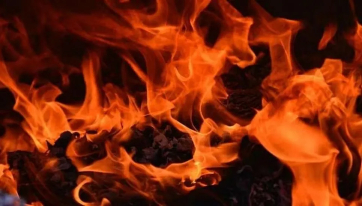 Gausul Azam Super Market catches fire Gausul Azam Super Market catches fire