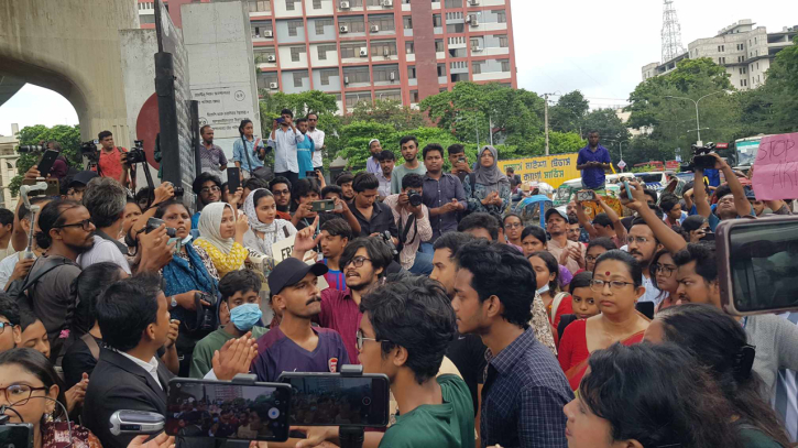 March for Justice: Protesters, some DU teachers heading towards SC premises March for Justice: Protesters, some DU teachers heading towards SC premises
