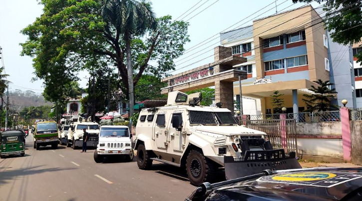 Four including 3 KNF members held in Bandarban 