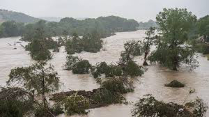 Texas floods kill 24, up to 25 children missing from summer camp Texas floods kill 24, up to 25 children missing from summer camp